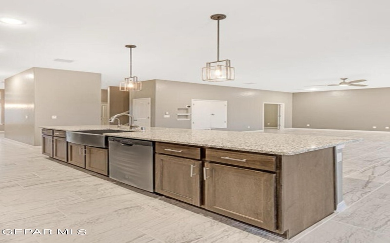 103 Lincoln Street, Sunland Park, NM 88063, 5 Habitaciones Habitaciones , ,3 BañosBaños,Residential,En Venta,103 Lincoln Street,905370