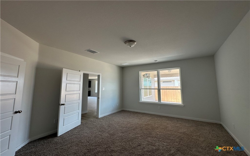 909 James Parker Circle, Killeen, TX 76542, 4 Habitaciones Habitaciones , ,2 BañosBaños,Residential,En Venta,909 James Parker Circle,571411