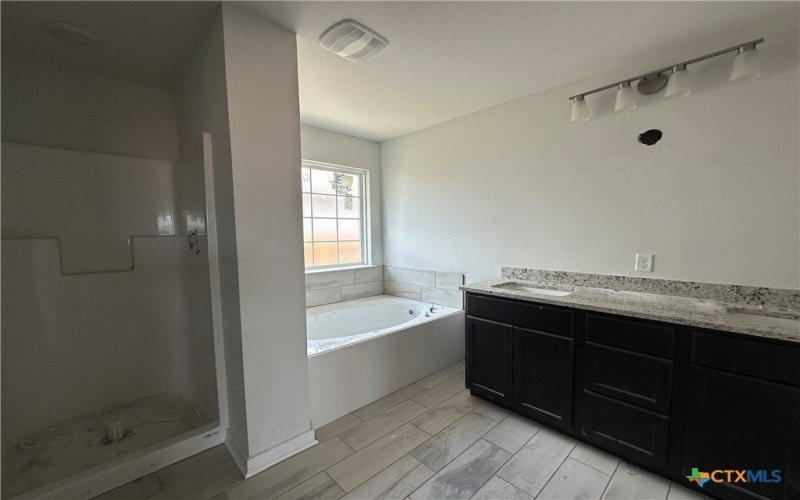 909 James Parker Circle, Killeen, TX 76542, 4 Habitaciones Habitaciones , ,2 BañosBaños,Residential,En Venta,909 James Parker Circle,571411