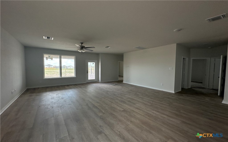 909 James Parker Circle, Killeen, TX 76542, 4 Habitaciones Habitaciones , ,2 BañosBaños,Residential,En Venta,909 James Parker Circle,571411