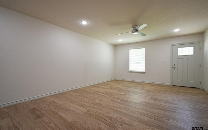 1417 E Earle St, Tyler, TX 75702, ,11 BañosBaños,Residential Multi Family,En Venta,1417 E Earle St,25011148