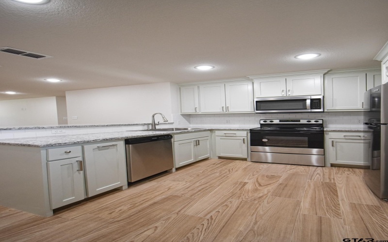 1417 E Earle St, Tyler, TX 75702, ,11 BañosBaños,Residential Multi Family,En Venta,1417 E Earle St,25011148