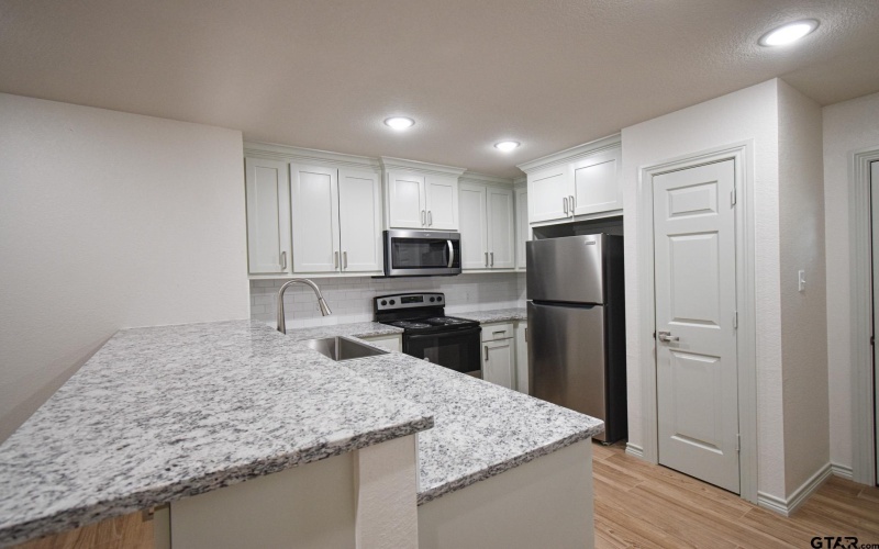 1417 E Earle St, Tyler, TX 75702, ,11 BañosBaños,Residential Multi Family,En Venta,1417 E Earle St,25011148