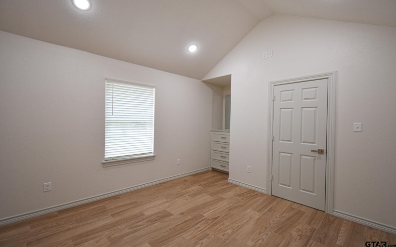 1417 E Earle St, Tyler, TX 75702, ,11 BañosBaños,Residential Multi Family,En Venta,1417 E Earle St,25011148