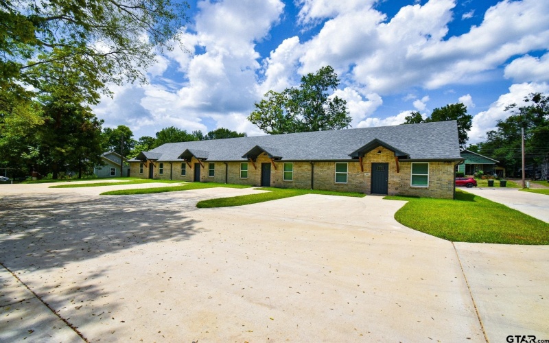 1417 E Earle St, Tyler, TX 75702, ,11 BañosBaños,Residential Multi Family,En Venta,1417 E Earle St,25011148
