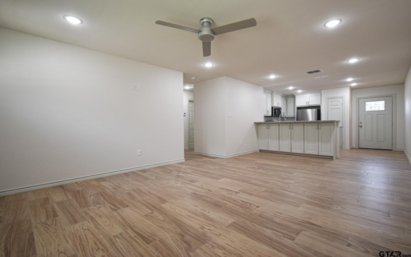 1417 E Earle St, Tyler, TX 75702, ,11 BañosBaños,Residential Multi Family,En Venta,1417 E Earle St,25011148