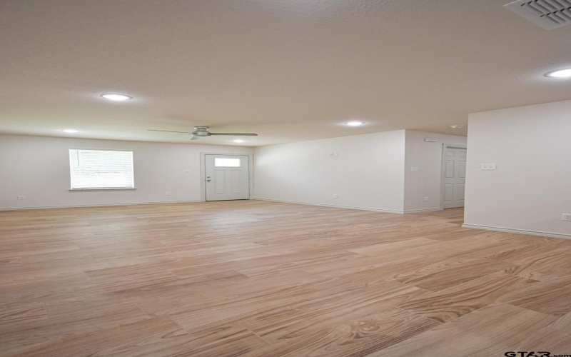 1417 E Earle St, Tyler, TX 75702, ,11 BañosBaños,Residential Multi Family,En Venta,1417 E Earle St,25011148