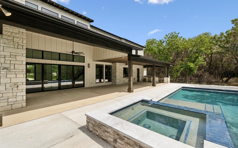 236 Riverfront Drive, New Braunfels, TX 78132, 4 Habitaciones Habitaciones , ,5 BañosBaños,Residential,En Venta,236 Riverfront Drive,0,167905