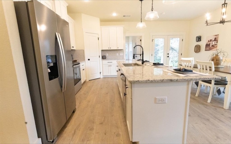 832 Blackfoot Court, Granbury, TX 76048, 3 Bedrooms Bedrooms, ,2 BathroomsBathrooms,Residential,For Sale,832 Blackfoot Court,0,21000592