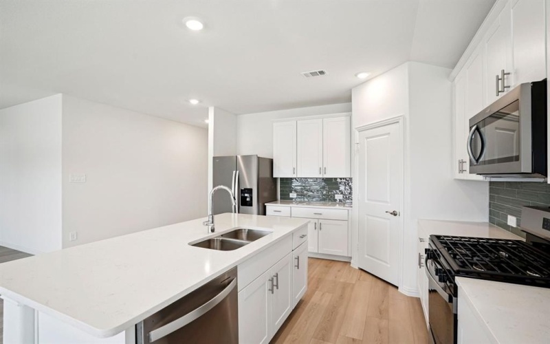 1201 Emberwood Drive, McKinney, TX 75069, 4 Bedrooms Bedrooms, ,3 BathroomsBathrooms,Residential,For Sale,1201 Emberwood Drive,0,21005803