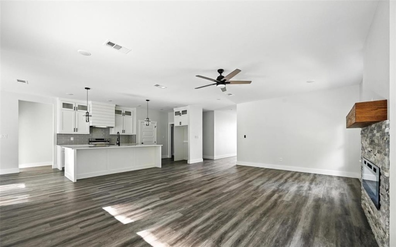 319 Kalura Way, Tool, TX 75143, 3 Bedrooms Bedrooms, ,3 BathroomsBathrooms,Residential,For Sale,319 Kalura Way,0,21006233