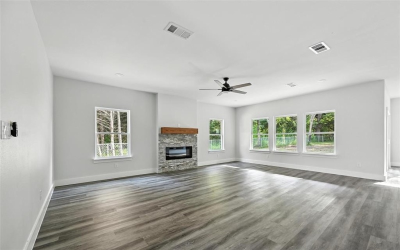 319 Kalura Way, Tool, TX 75143, 3 Bedrooms Bedrooms, ,3 BathroomsBathrooms,Residential,For Sale,319 Kalura Way,0,21006233