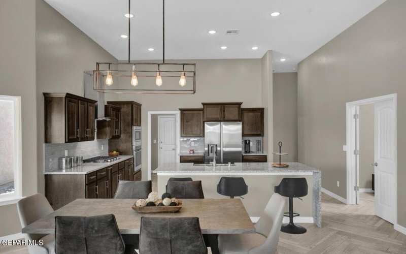 185 White Oaks Trail, Sunland Park, NM 88063, 4 Habitaciones Habitaciones , ,2 BañosBaños,Residential,En Venta,185 White Oaks Trail,905378