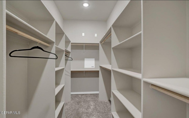 185 White Oaks Trail, Sunland Park, NM 88063, 4 Habitaciones Habitaciones , ,2 BañosBaños,Residential,En Venta,185 White Oaks Trail,905378