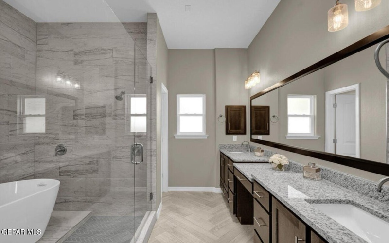 185 White Oaks Trail, Sunland Park, NM 88063, 4 Habitaciones Habitaciones , ,2 BañosBaños,Residential,En Venta,185 White Oaks Trail,905378