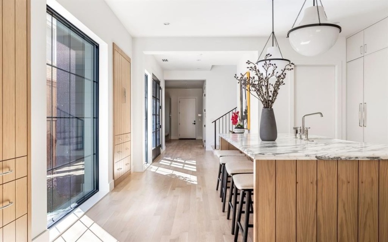 4105 Hawthorne Avenue, Dallas, TX 75219, 3 Habitaciones Habitaciones , ,3 BañosBaños,Residential,En Venta,4105 Hawthorne Avenue,21007961