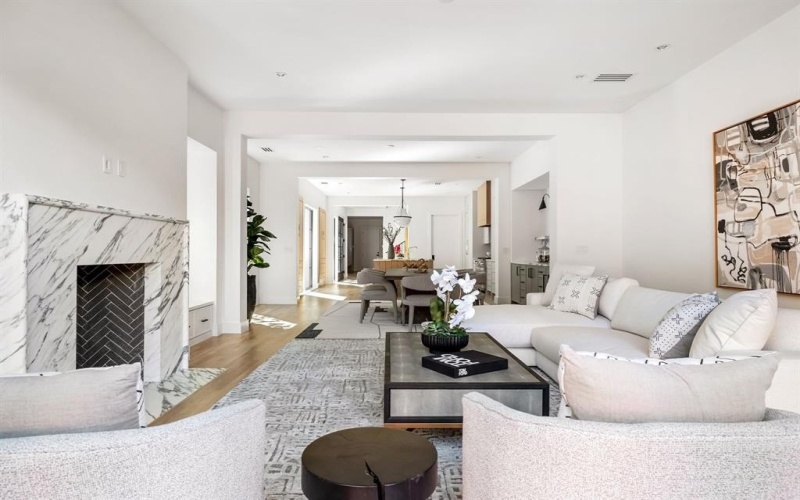 4105 Hawthorne Avenue, Dallas, TX 75219, 3 Habitaciones Habitaciones , ,3 BañosBaños,Residential,En Venta,4105 Hawthorne Avenue,21007961