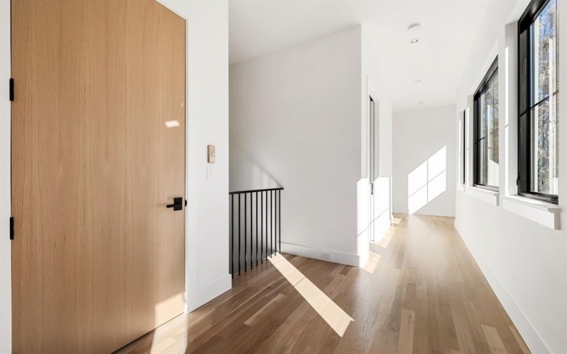 4105 Hawthorne Avenue, Dallas, TX 75219, 3 Habitaciones Habitaciones , ,3 BañosBaños,Residential,En Venta,4105 Hawthorne Avenue,21007961