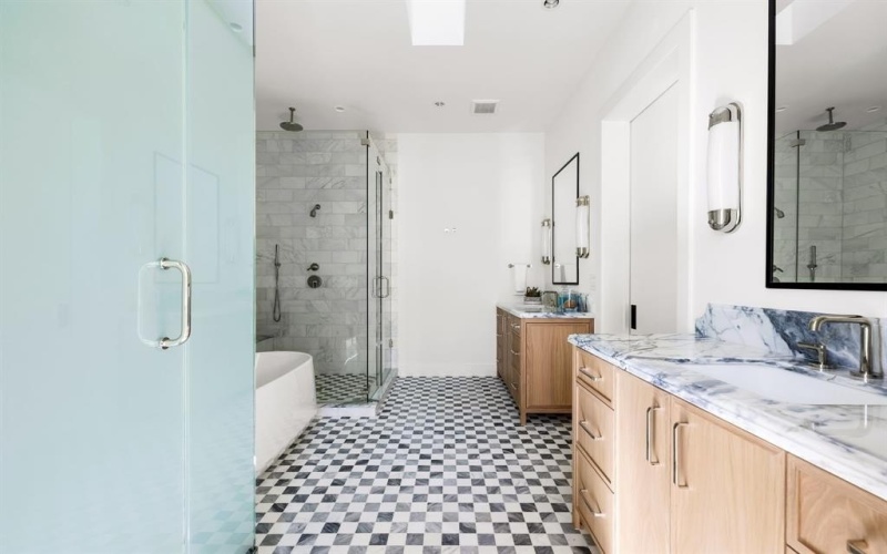 4105 Hawthorne Avenue, Dallas, TX 75219, 3 Habitaciones Habitaciones , ,3 BañosBaños,Residential,En Venta,4105 Hawthorne Avenue,21007961