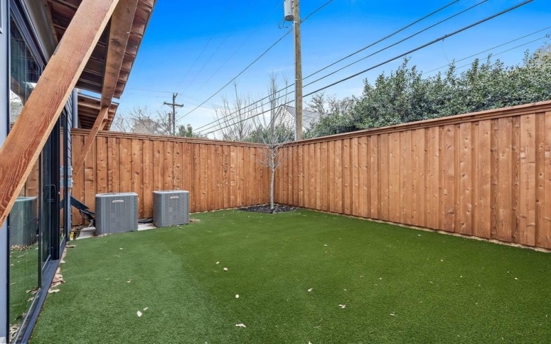 4105 Hawthorne Avenue, Dallas, TX 75219, 3 Habitaciones Habitaciones , ,3 BañosBaños,Residential,En Venta,4105 Hawthorne Avenue,21007961