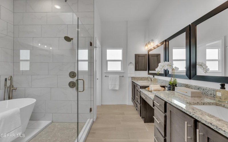 177 White Oaks Trail, Sunland Park, NM 88063, 4 Habitaciones Habitaciones , ,2 BañosBaños,Residential,En Venta,177 White Oaks Trail,905379