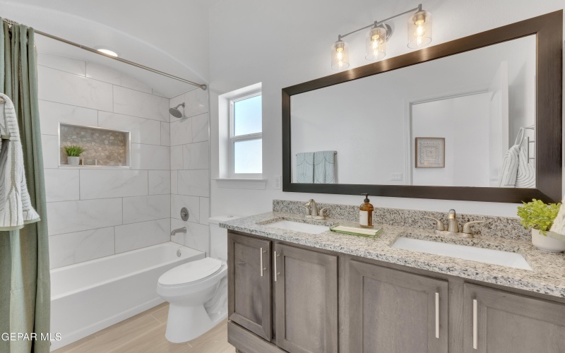 177 White Oaks Trail, Sunland Park, NM 88063, 4 Habitaciones Habitaciones , ,2 BañosBaños,Residential,En Venta,177 White Oaks Trail,905379