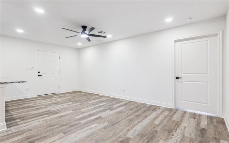 1625 Cleveland Avenue, Waco, TX 76706, 6 Bedrooms Bedrooms, ,5 BathroomsBathrooms,Residential Multi Family,For Sale,1625 Cleveland Avenue,21008092