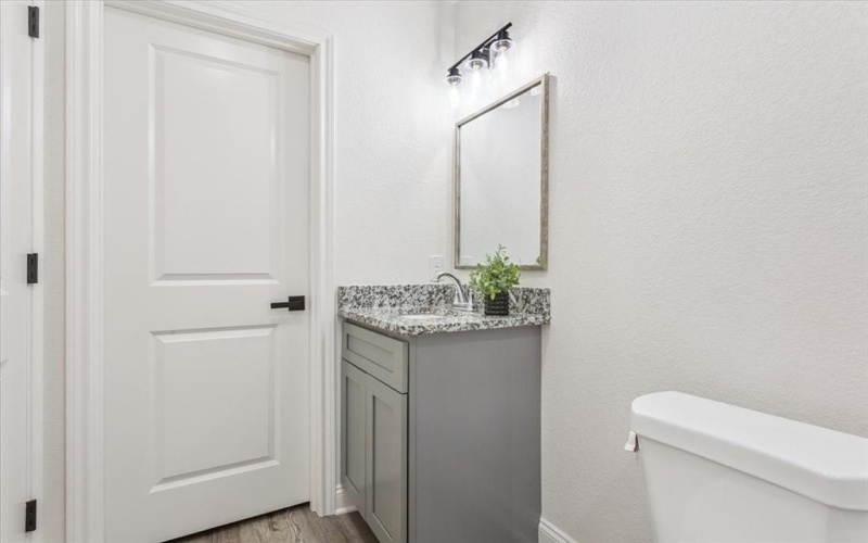 1625 Cleveland Avenue, Waco, TX 76706, 6 Bedrooms Bedrooms, ,5 BathroomsBathrooms,Residential Multi Family,For Sale,1625 Cleveland Avenue,21008092