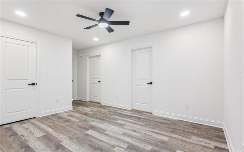 1625 Cleveland Avenue, Waco, TX 76706, 6 Bedrooms Bedrooms, ,5 BathroomsBathrooms,Residential Multi Family,For Sale,1625 Cleveland Avenue,21008092
