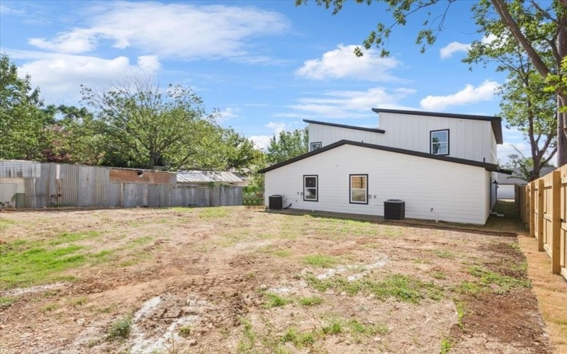 1625 Cleveland Avenue, Waco, TX 76706, 6 Bedrooms Bedrooms, ,5 BathroomsBathrooms,Residential Multi Family,For Sale,1625 Cleveland Avenue,21008092