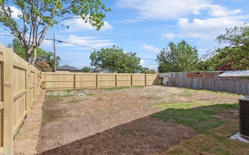 1625 Cleveland Avenue, Waco, TX 76706, 6 Bedrooms Bedrooms, ,5 BathroomsBathrooms,Residential Multi Family,For Sale,1625 Cleveland Avenue,21008092