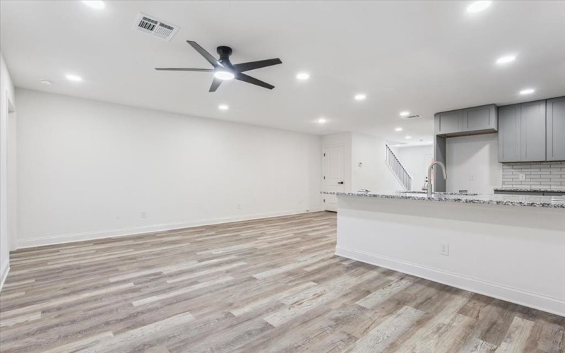 1625 Cleveland Avenue, Waco, TX 76706, 6 Bedrooms Bedrooms, ,5 BathroomsBathrooms,Residential Multi Family,For Sale,1625 Cleveland Avenue,21008092