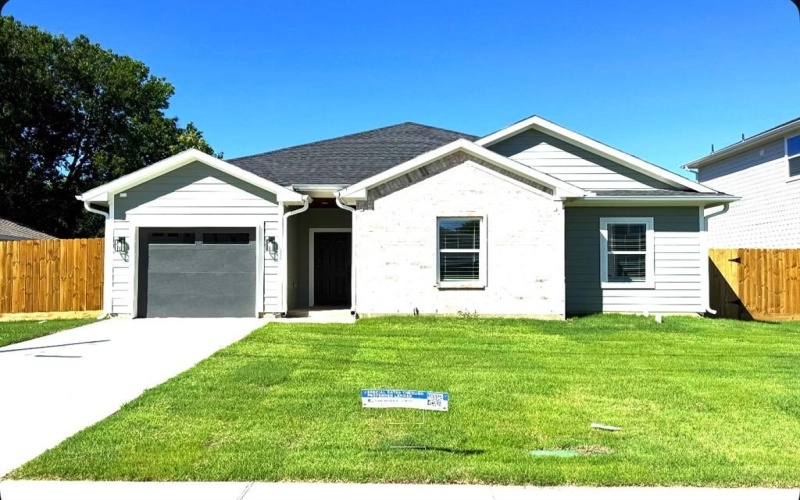 2718 1st Avenue, Dallas, TX 75210, 4 Bedrooms Bedrooms, ,2 BathroomsBathrooms,Residential,For Sale,2718 1st Avenue,21008206