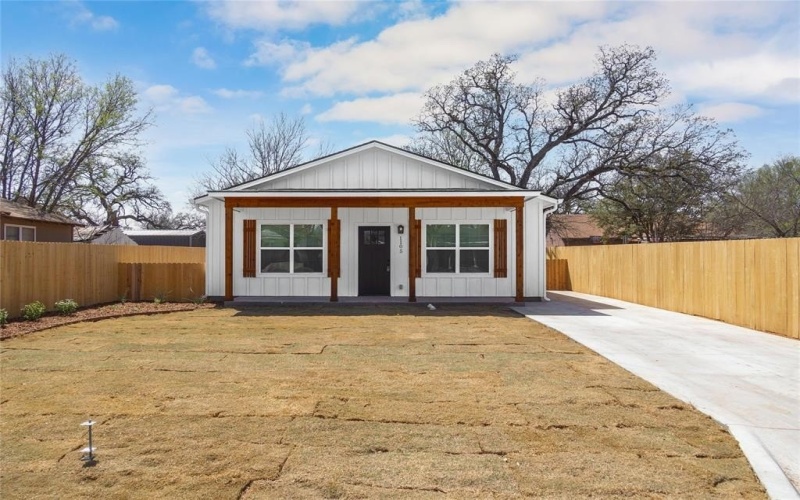 1105 1st Street, Brownwood, TX 76801, 3 Bedrooms Bedrooms, ,2 BathroomsBathrooms,Residential,For Sale,1105 1st Street,21008361