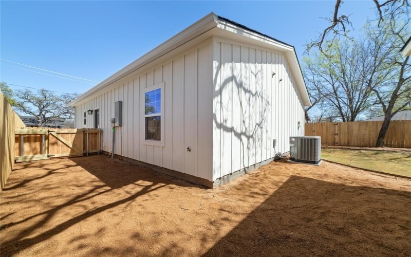 1105 1st Street, Brownwood, TX 76801, 3 Bedrooms Bedrooms, ,2 BathroomsBathrooms,Residential,For Sale,1105 1st Street,21008361