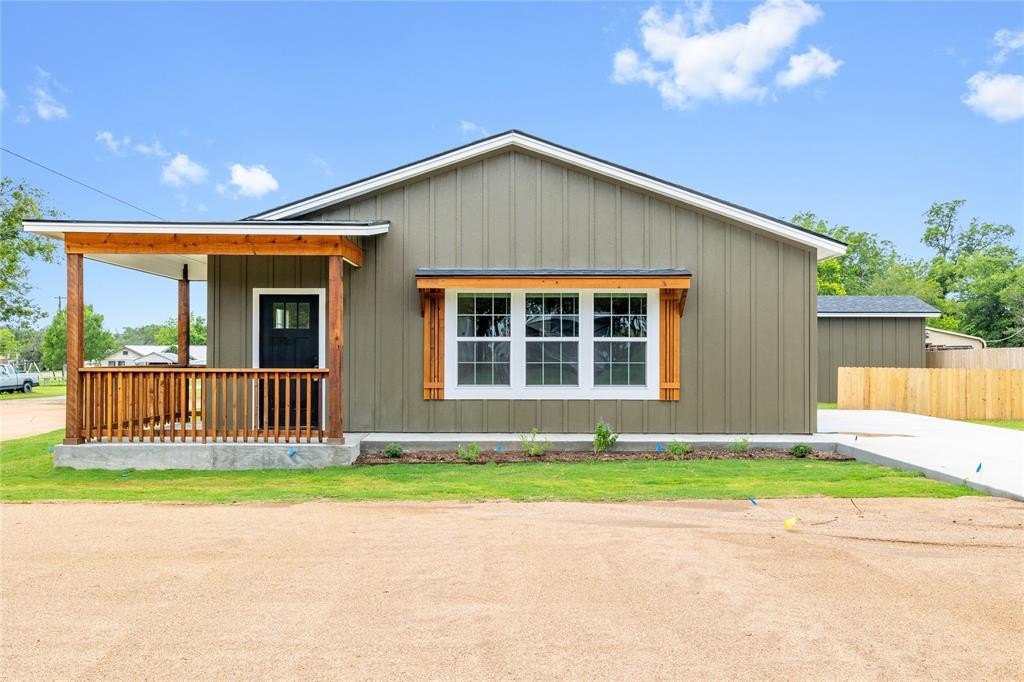512 Fifth Street, Blanket, TX 76432, 3 Habitaciones Habitaciones , ,2 BañosBaños,Residential,En Venta,512 Fifth Street,0,21008469