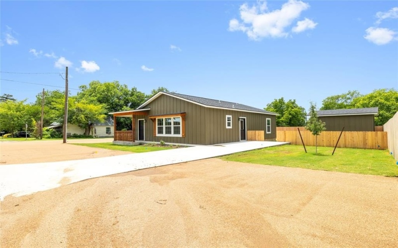 512 Fifth Street, Blanket, TX 76432, 3 Habitaciones Habitaciones , ,2 BañosBaños,Residential,En Venta,512 Fifth Street,0,21008469