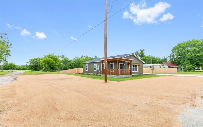 512 Fifth Street, Blanket, TX 76432, 3 Habitaciones Habitaciones , ,2 BañosBaños,Residential,En Venta,512 Fifth Street,0,21008469