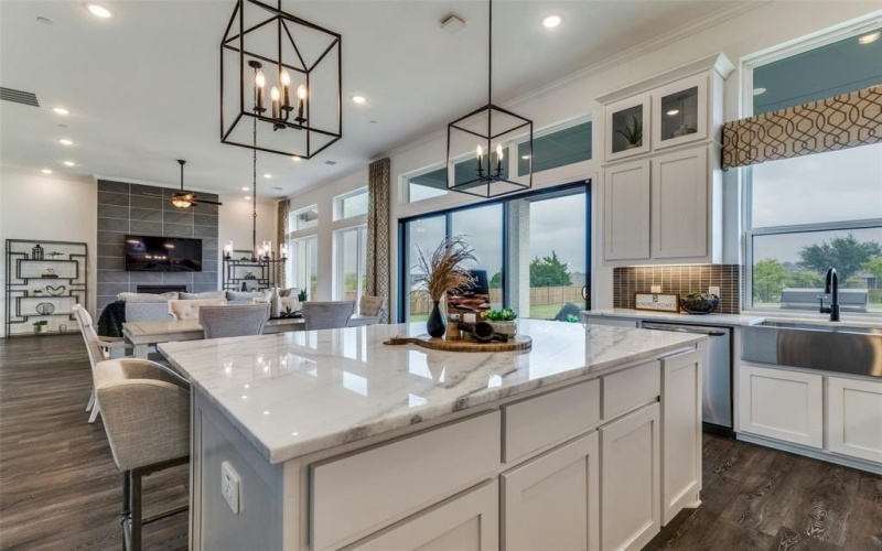 974 Reeves Drive, DeSoto, TX 75115, 5 Bedrooms Bedrooms, ,5 BathroomsBathrooms,Residential,For Sale,974 Reeves Drive,0,21008522