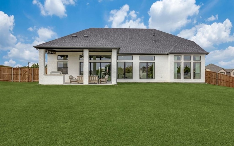 974 Reeves Drive, DeSoto, TX 75115, 5 Bedrooms Bedrooms, ,5 BathroomsBathrooms,Residential,For Sale,974 Reeves Drive,0,21008522