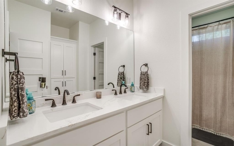 3101 Infinity Drive, Weatherford, TX 76087, 4 Bedrooms Bedrooms, ,2 BathroomsBathrooms,Residential,For Sale,3101 Infinity Drive,0,21008718