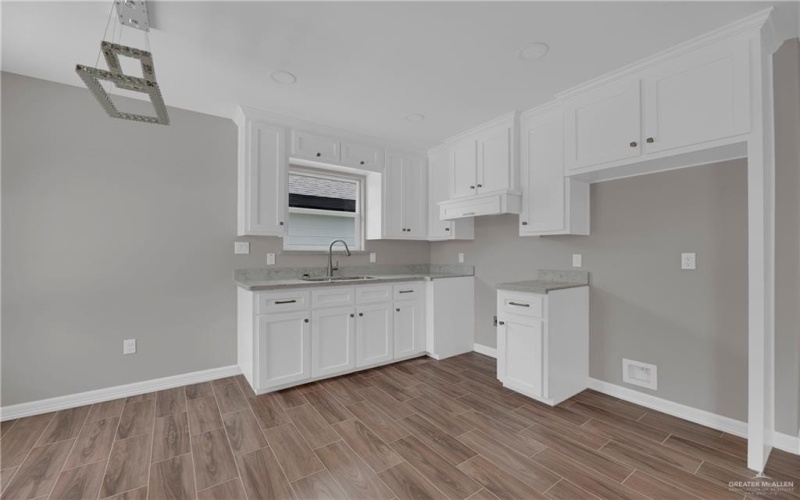 513 E Huisache Street, Weslaco, TX 78596, 3 Bedrooms Bedrooms, ,2 BathroomsBathrooms,Residential,For Sale,513 E Huisache Street,0,476644