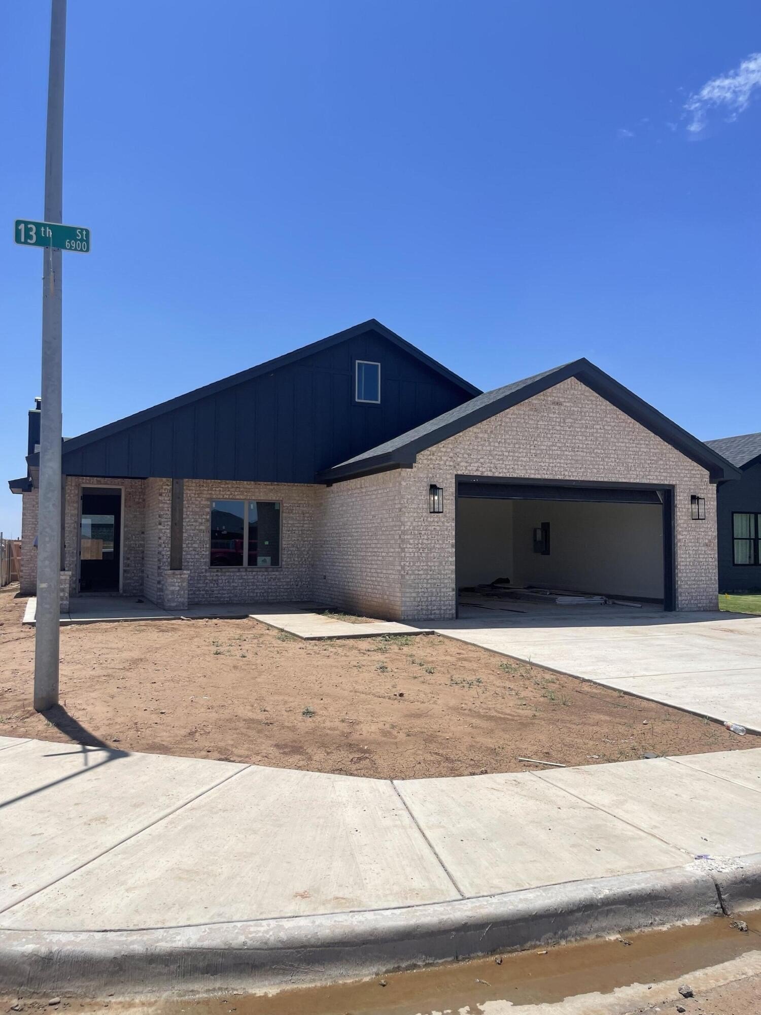 6901 13th Street, Lubbock, TX 79416, 3 Habitaciones Habitaciones , ,2 BañosBaños,Residential,En Venta,6901 13th Street,202558159