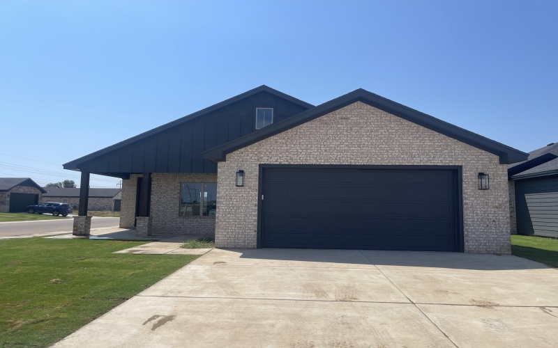 6901 13th Street, Lubbock, TX 79416, 3 Bedrooms Bedrooms, ,2 BathroomsBathrooms,Residential,For Sale,6901 13th Street,0,202558159