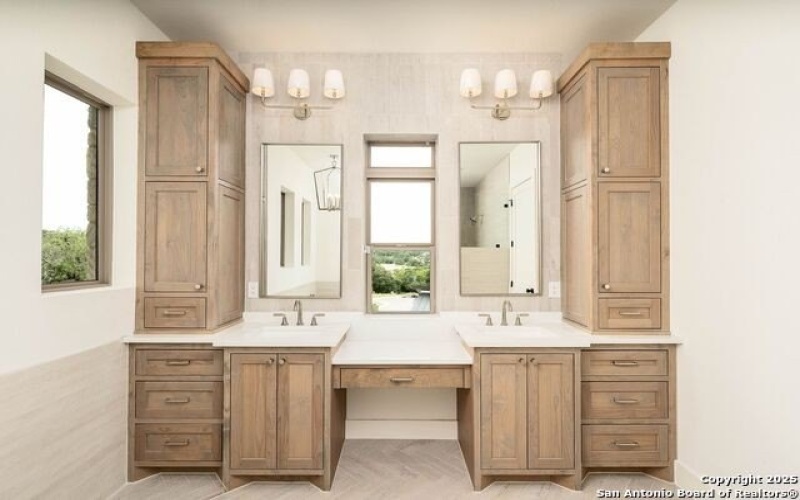 24102 Shelton Spg, San Antonio, TX 78255-4453, 4 Habitaciones Habitaciones , ,5 BañosBaños,Residential,En Venta,24102 Shelton Spg,1886392