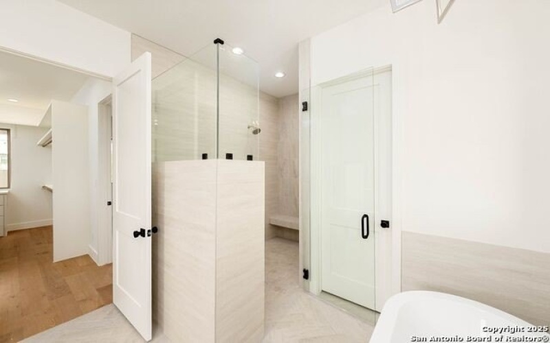 24102 Shelton Spg, San Antonio, TX 78255-4453, 4 Habitaciones Habitaciones , ,5 BañosBaños,Residential,En Venta,24102 Shelton Spg,1886392