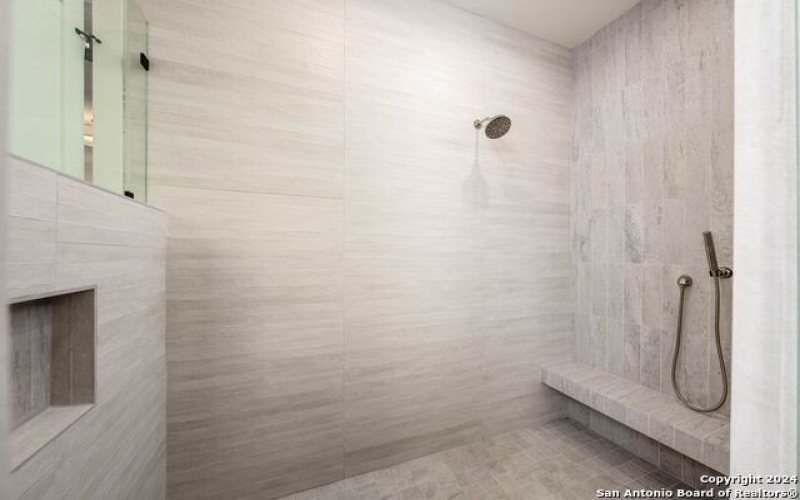 24102 Shelton Spg, San Antonio, TX 78255-4453, 4 Habitaciones Habitaciones , ,5 BañosBaños,Residential,En Venta,24102 Shelton Spg,1886392