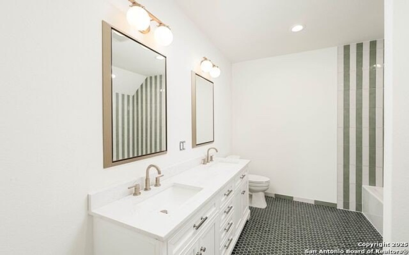 24102 Shelton Spg, San Antonio, TX 78255-4453, 4 Habitaciones Habitaciones , ,5 BañosBaños,Residential,En Venta,24102 Shelton Spg,1886392