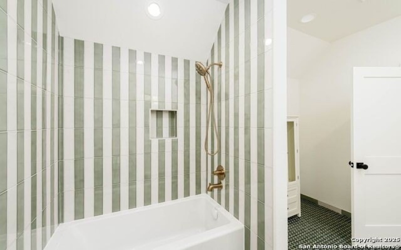 24102 Shelton Spg, San Antonio, TX 78255-4453, 4 Habitaciones Habitaciones , ,5 BañosBaños,Residential,En Venta,24102 Shelton Spg,1886392