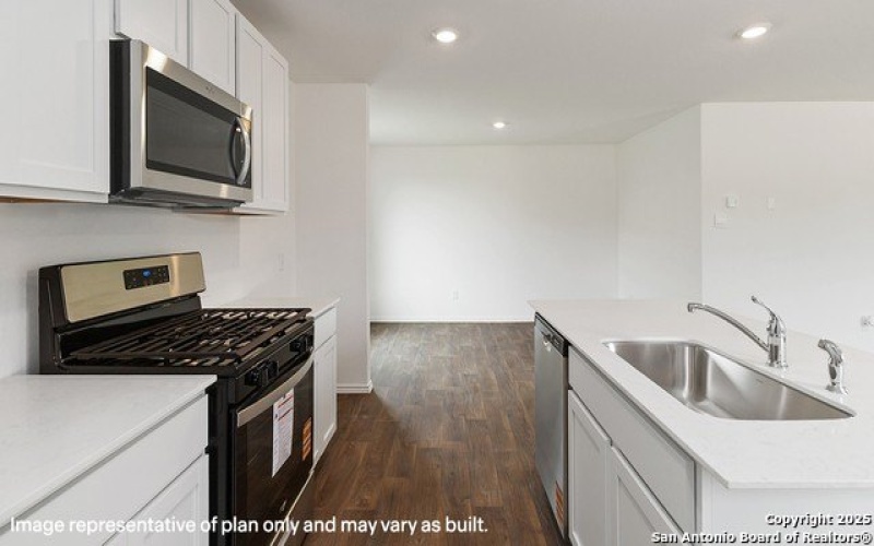 10015 De Allende Path, San Antonio, TX 78221, 5 Habitaciones Habitaciones , ,2 BañosBaños,Residential,En Venta,10015 De Allende Path,1886431